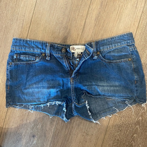 BCBG size 30” waist Jean shorts with detailing on right back pocket - Picture 2 of 4